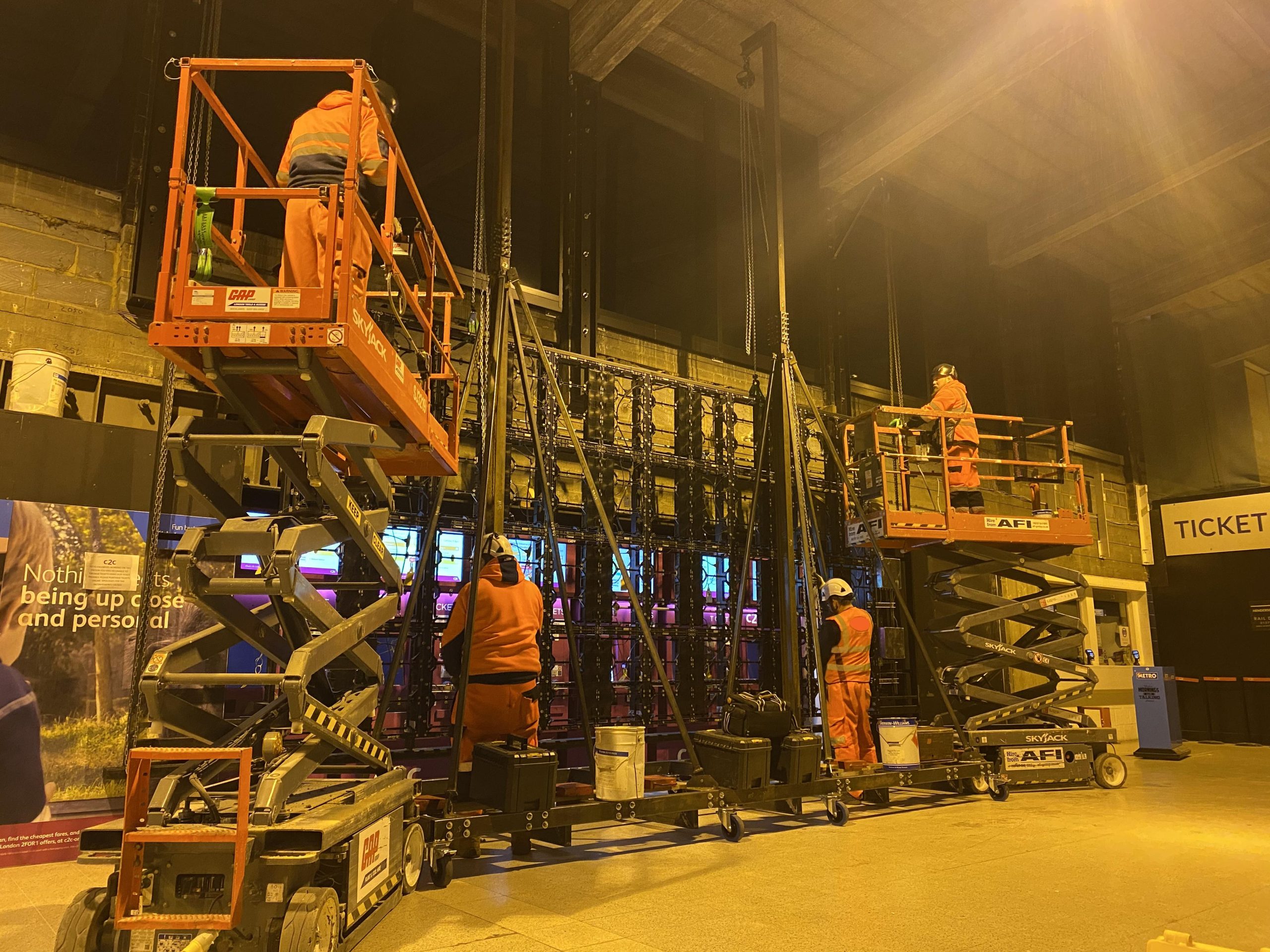 JCDecaux - Transvision at Barking Station