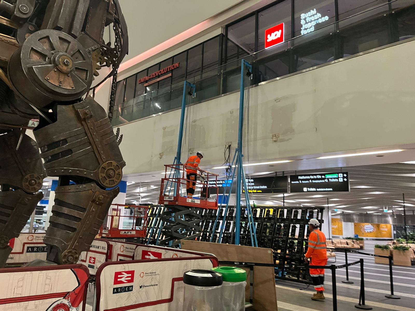 JCDecaux - Screen Removal at Birmingham New St, Grand Central Station